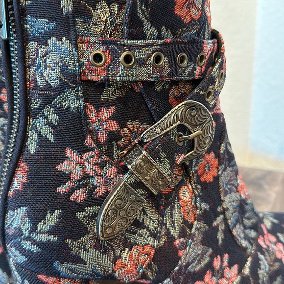 Badgley Mischka Collection Morrisey Brocade Bootie Size 81/2 - Picture 7 of 13